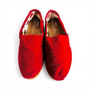 Toms Red Canvas Slip-On with Patterned Liner Womens 6.5